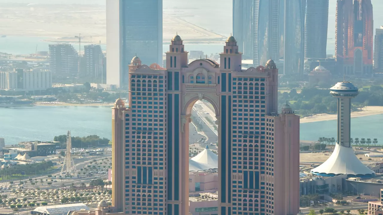 Helicopter Flight Abu Dhabi - Image 7