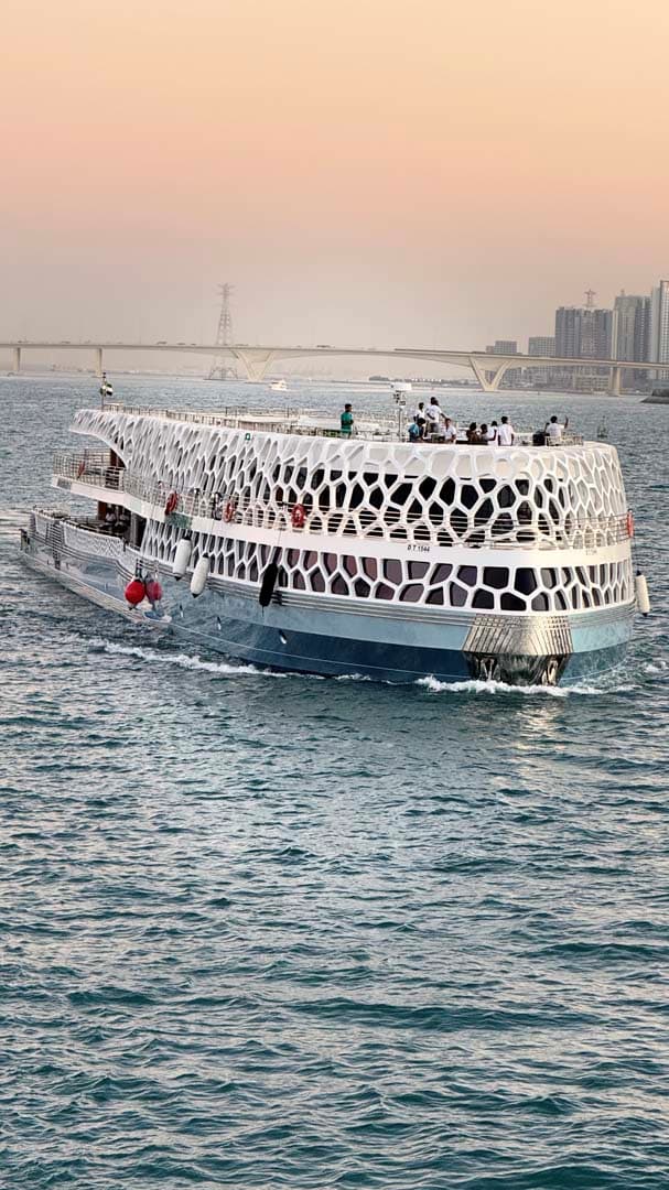 Lotus Royale Dinner Cruise - Image 8