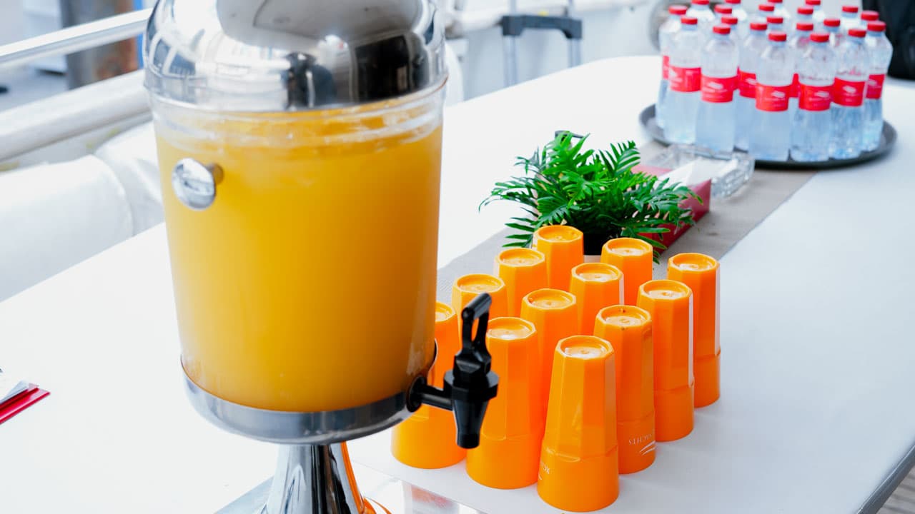 Shared Luxury Yacht Tour with Breakfast or BBQ - Image 2