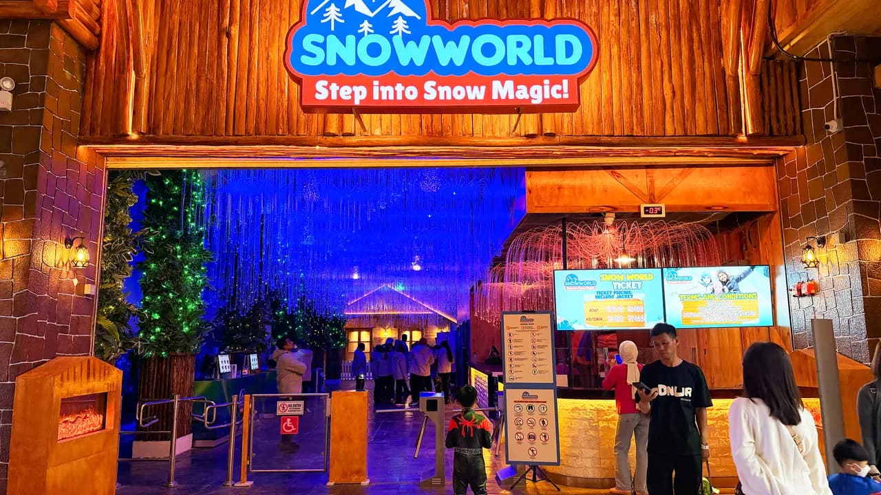 Snow World Genting Highlands Ticket - Photo 3